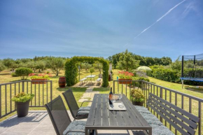 Family Friendly House Kacana - Happy Rentals